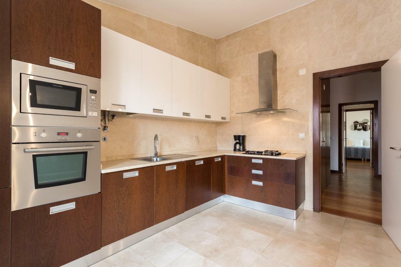 Alfama Modern Two-Bedroom Apartment W/ River View And Parking - By Lu Holidays ลิสบอน ภายนอก รูปภาพ