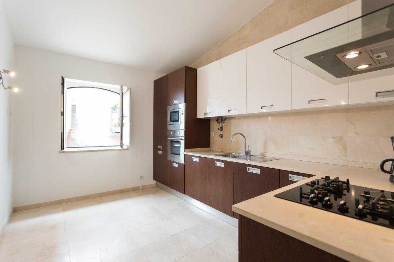 Alfama Modern Two-Bedroom Apartment W/ River View And Parking - By Lu Holidays ลิสบอน ภายนอก รูปภาพ