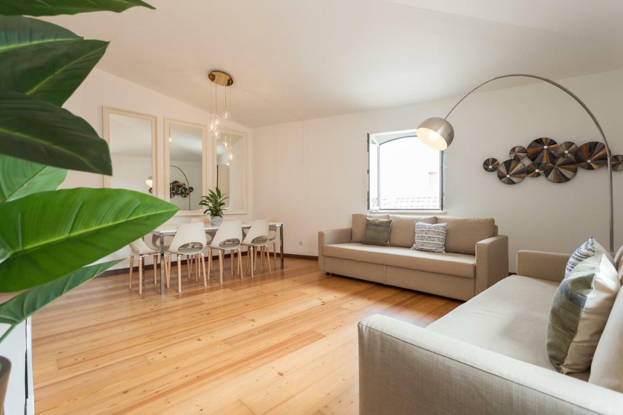 Alfama Modern Two-Bedroom Apartment W/ River View And Parking - By Lu Holidays ลิสบอน ภายนอก รูปภาพ